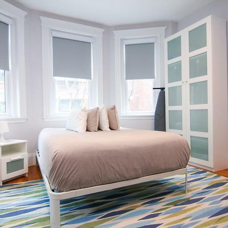 A Stylish Stay W/ A Queen Bed, Heated Floors.. #14 Brookline Esterno foto