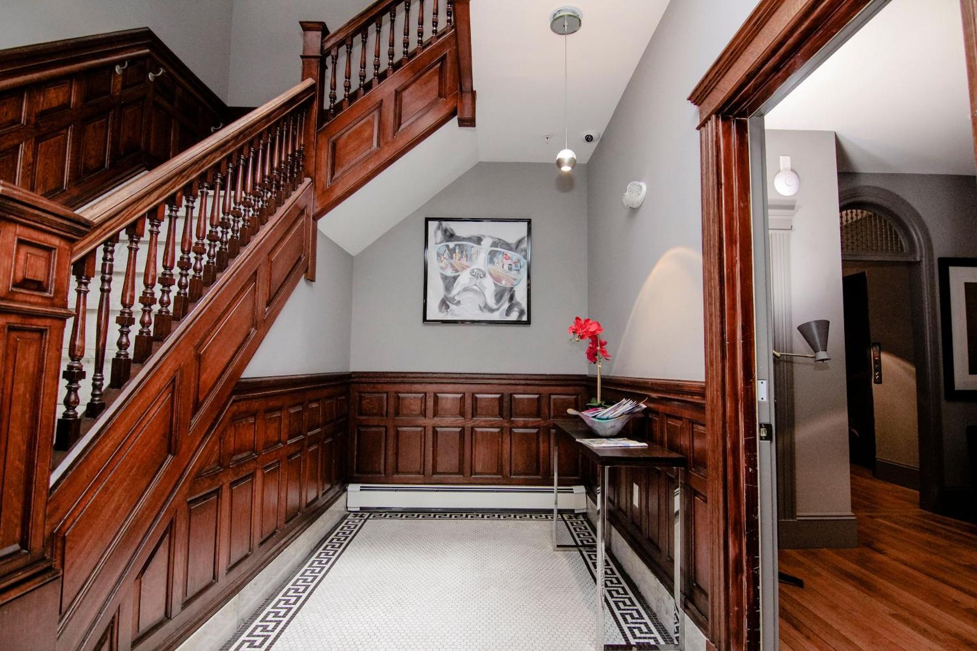 A Stylish Stay W/ A Queen Bed, Heated Floors.. #14 Brookline Esterno foto