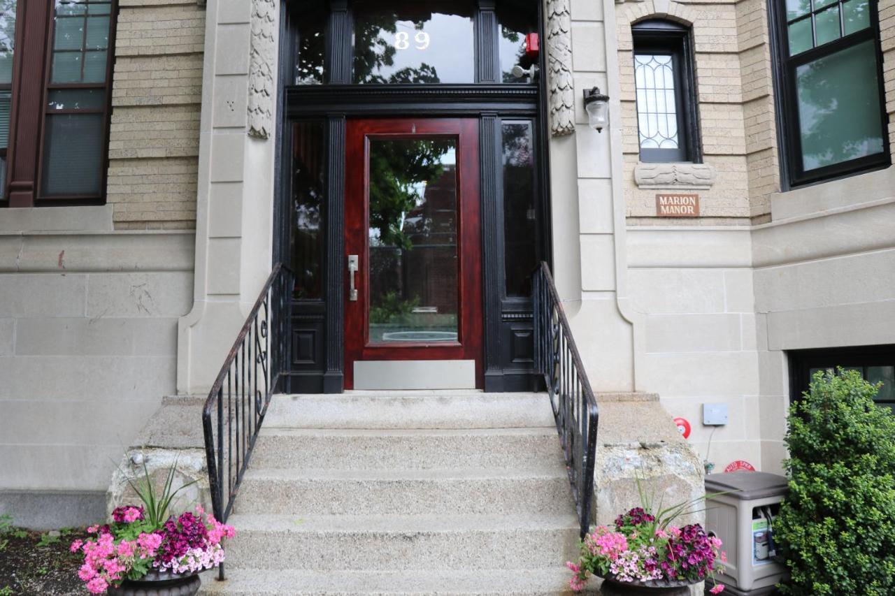 A Stylish Stay W/ A Queen Bed, Heated Floors.. #14 Brookline Esterno foto
