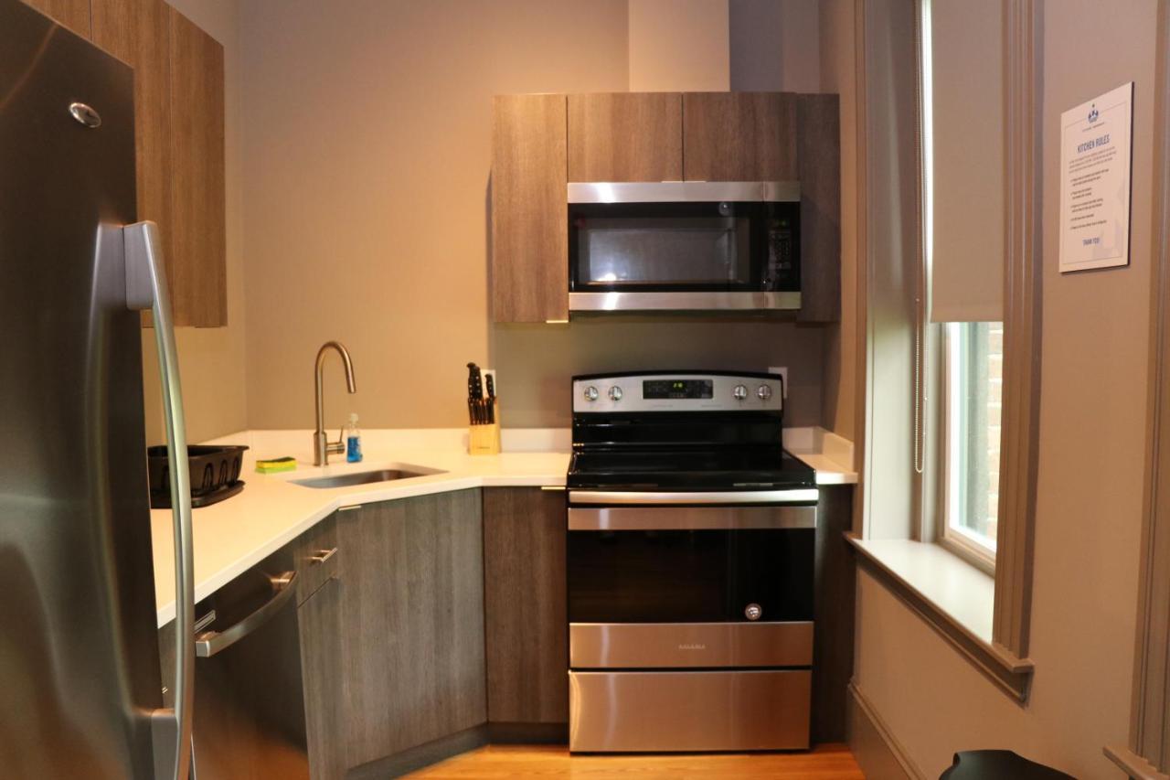 A Stylish Stay W/ A Queen Bed, Heated Floors.. #14 Brookline Esterno foto
