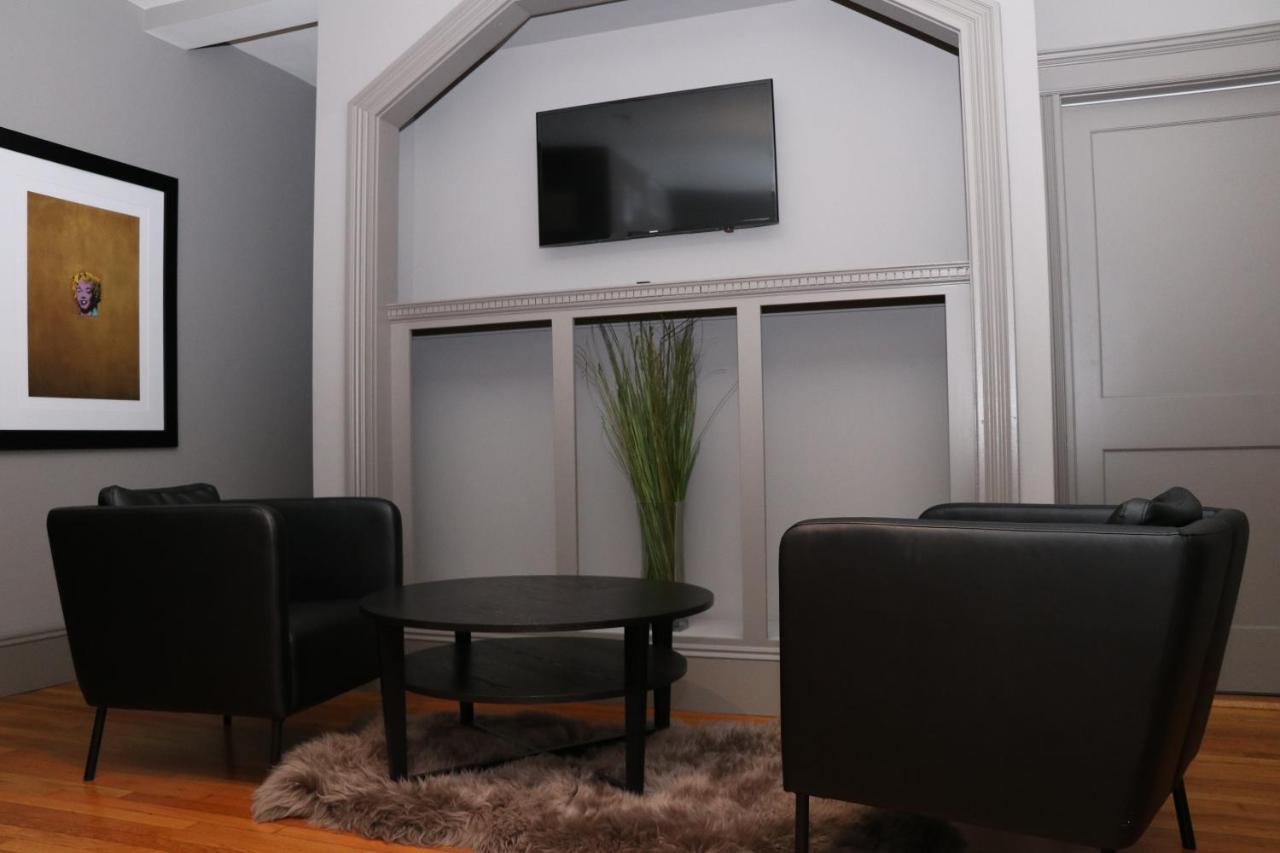 A Stylish Stay W/ A Queen Bed, Heated Floors.. #14 Brookline Esterno foto
