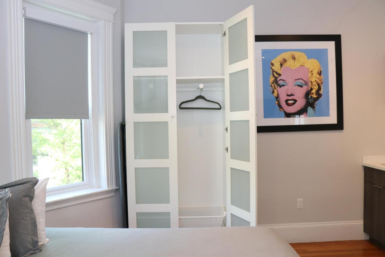 A Stylish Stay W/ A Queen Bed, Heated Floors.. #14 Brookline Esterno foto