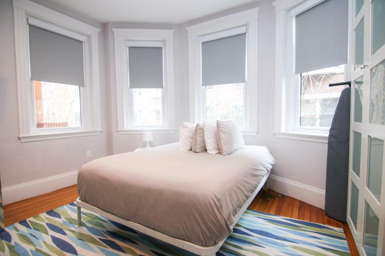 A Stylish Stay W/ A Queen Bed, Heated Floors.. #14 Brookline Esterno foto